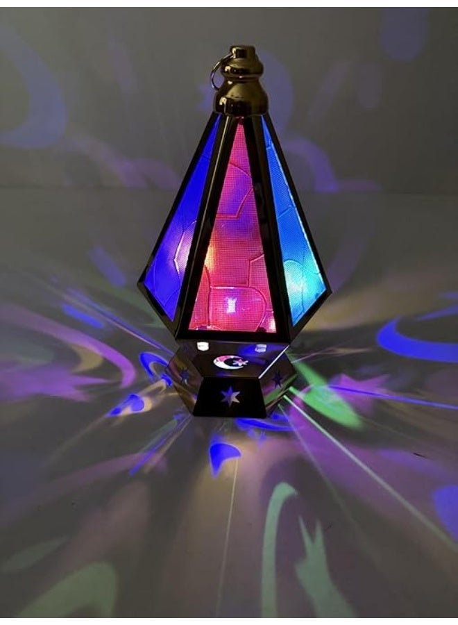 فانوس رمضان معدني مزخرف بضوء ليد متغير اللون ولمسة نهائية ذهبية، تصميم قمر ونجوم - Image 1